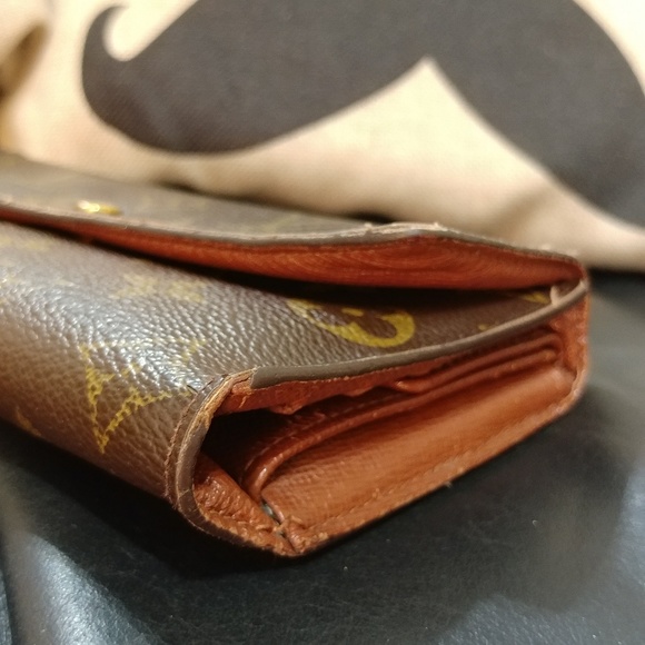 Louis Vuitton Wallet - Picture 4 of 8
